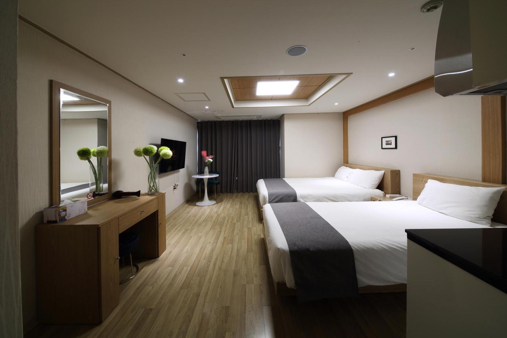 Incheon The Hotel Yeongjong Екстериор снимка