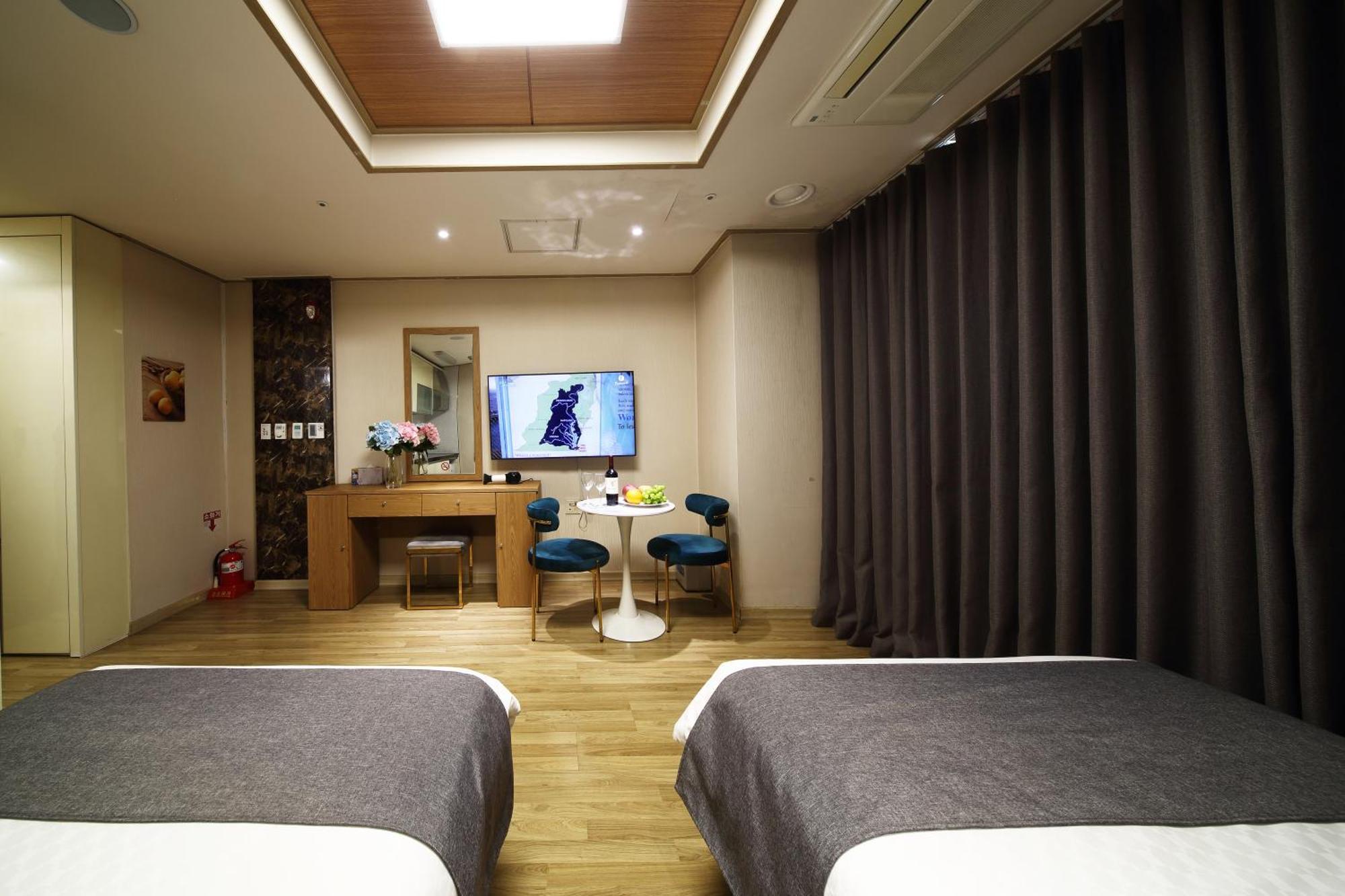 Incheon The Hotel Yeongjong Екстериор снимка
